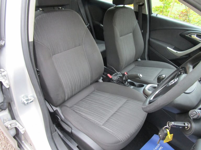 VAUXHALL ASTRA 1.7 CDTi ecoFLEX Exclusiv 2012