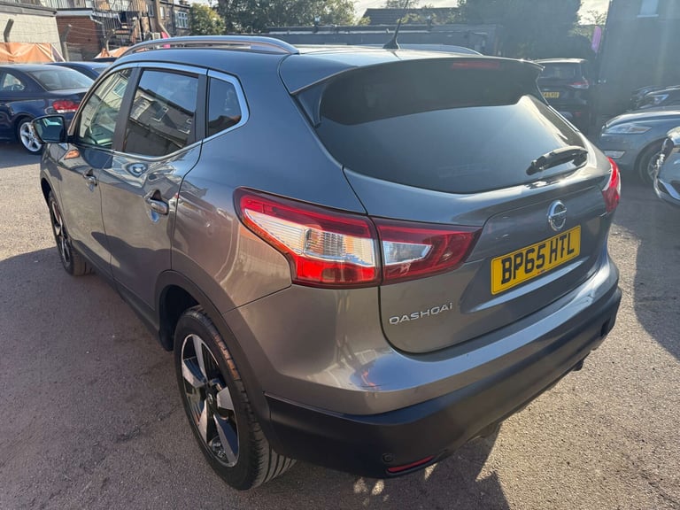 2015 Nissan Qashqai 1.6 DiG-T N-Tec+ 5dr HATCHBACK PETROL Manual