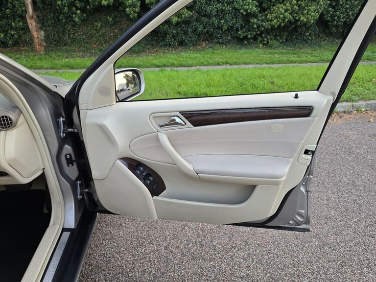 2006 Mercedes-Benz C Class 1.8 C180 Kompressor Elegance SE 4dr SALOON Petrol Automatic