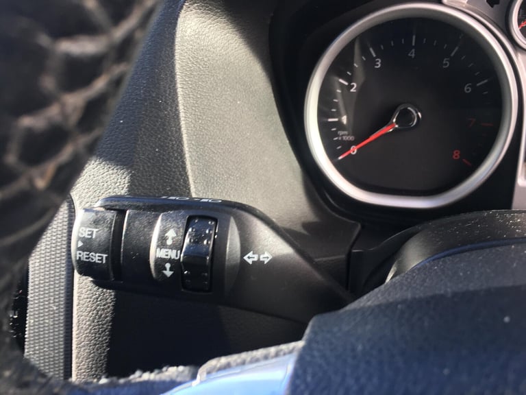 2010 Ford Focus 1.6 Titanium 5dr HATCHBACK Petrol Automatic
