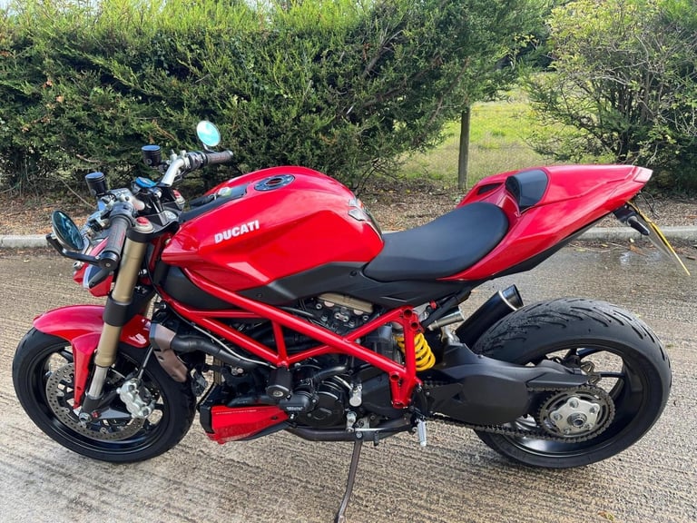 2014 64 DUCATI F848 STREETFIGHTER F 848 RED STUNNING BIKE NAKED MUSCLE MONSTER