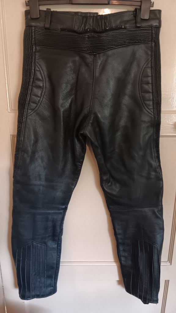AKITO WOMENS MOTORCYCLE MOTORBIKE LEATHER TROUSERS Size 8-10
