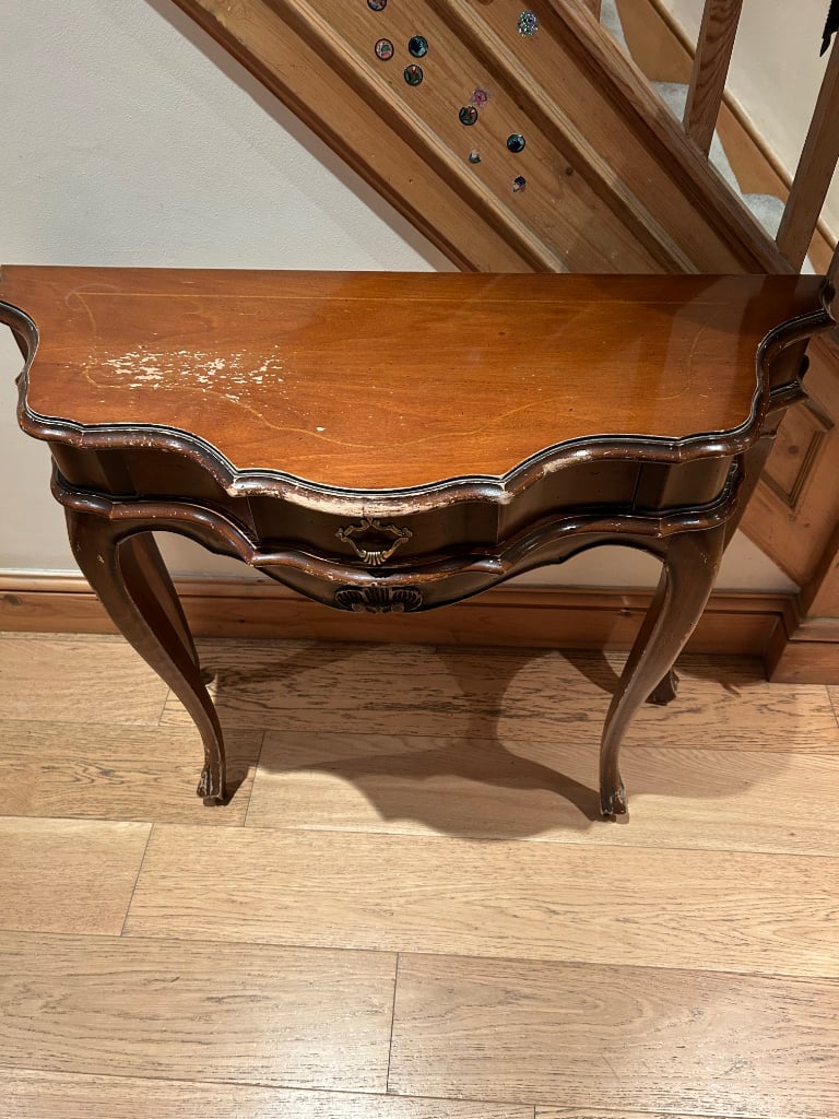 Console table 