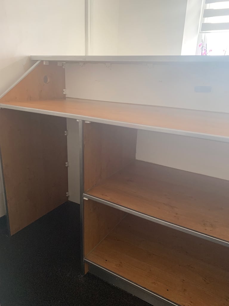 Good - Reception Desk