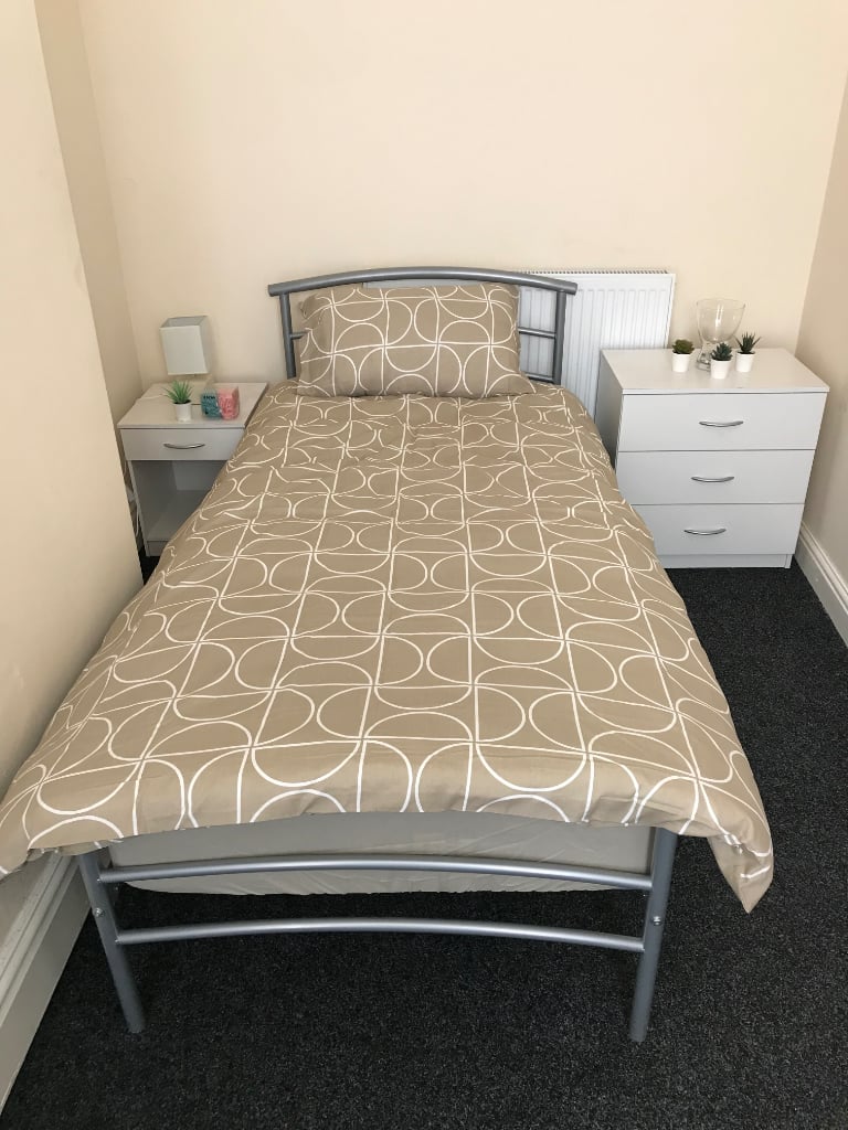 Supported Living Accommodation Double Rooms Emergency House DSS Temporary Hostel Rent To Let 510