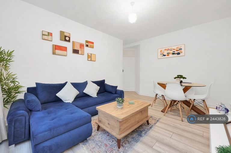 1 bedroom flat in Highbury Grove Court, London, N5 (1 bed) (#2443828)
