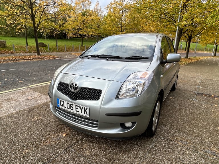 Toyota YARIS 1.3 automatic,low miles 50k,drives superb,excellent condition,service history,2 keys 
