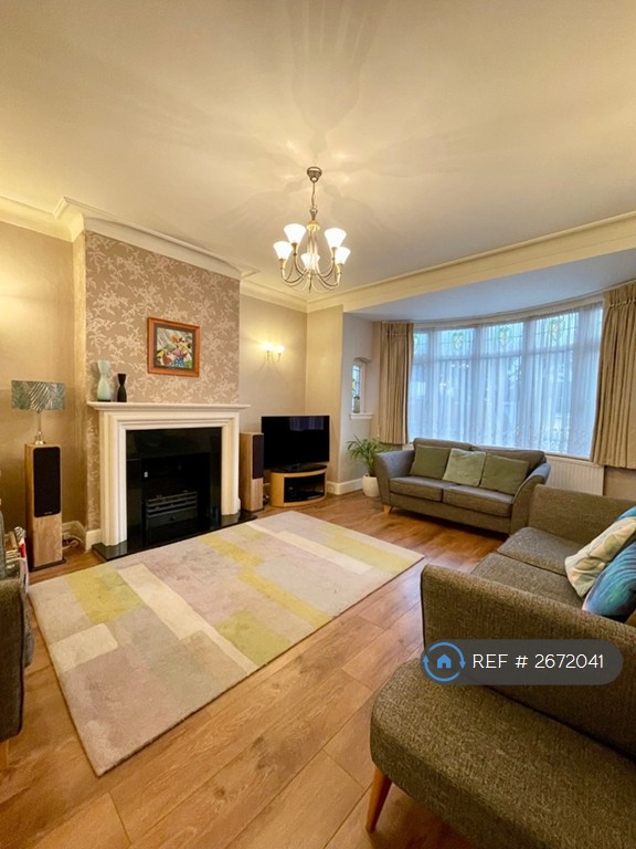 3 bedroom house in Norwood Gardens, London, IG5 (3 bed) (#2672041)