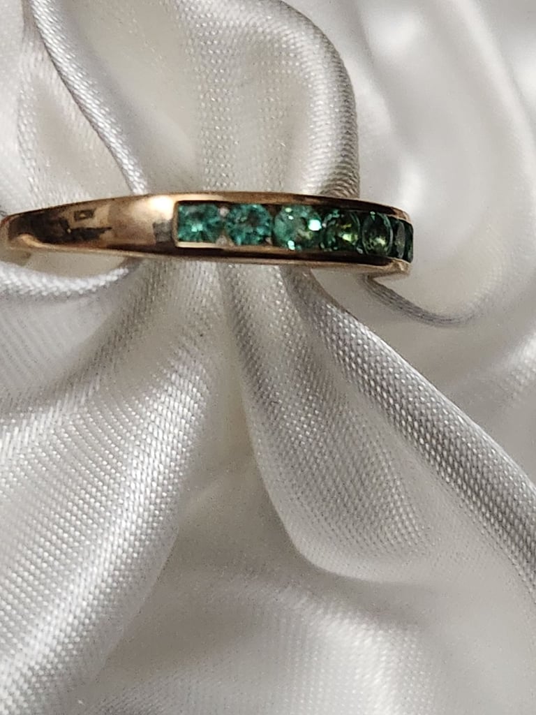 SIZE Q RING 9ct Gold Grade AA Boyaca Columbian Emerald Half Eternity Band 