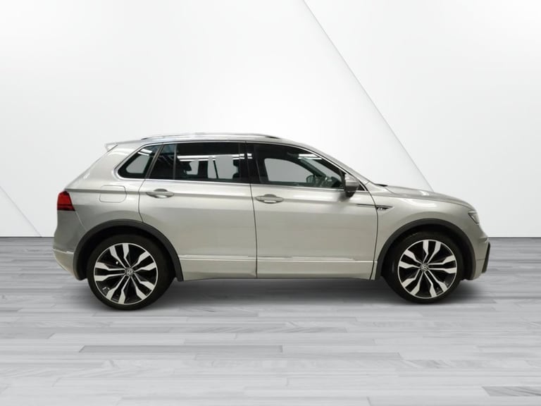 2018 Volkswagen Tiguan 2.0 TDI R-Line SUV 5dr Diesel Manual Euro 6 (s/s) (150 ps) ESTATE Diesel M...