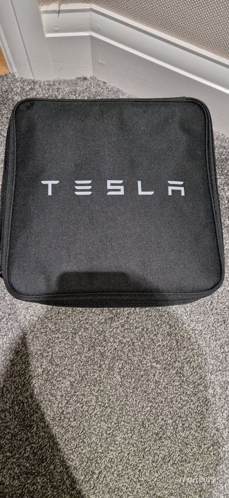 Tesla Mobile Charger 3kw_only £90