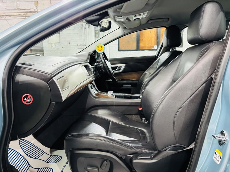 2013 Jaguar XF 3.0d V6 Luxury 4dr Auto [Start Stop] SALOON DIESEL Automatic