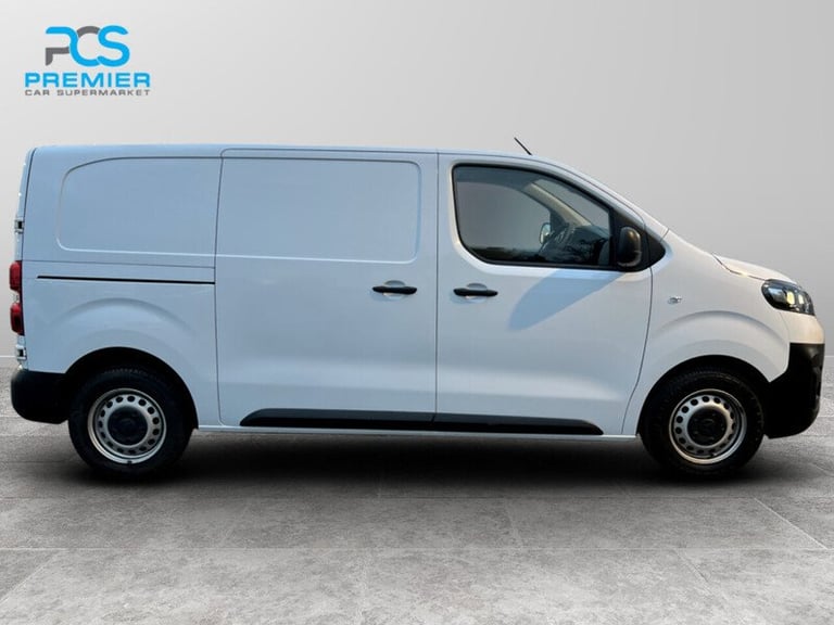 2022 Vauxhall Vivaro Electric 3100 Dynamic Panel Van Electric Automatic