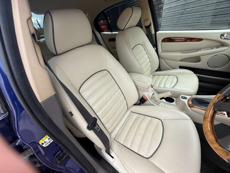 2010 Jaguar X-Type 2.2 X-Type Sovereign  Auto 4dr Saloon Diesel Automatic