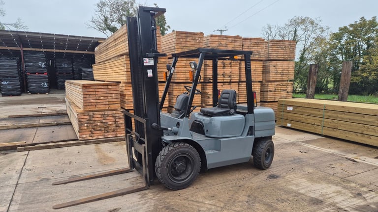 Mitsubishi forklift 3 ton fully serviced for new owner 