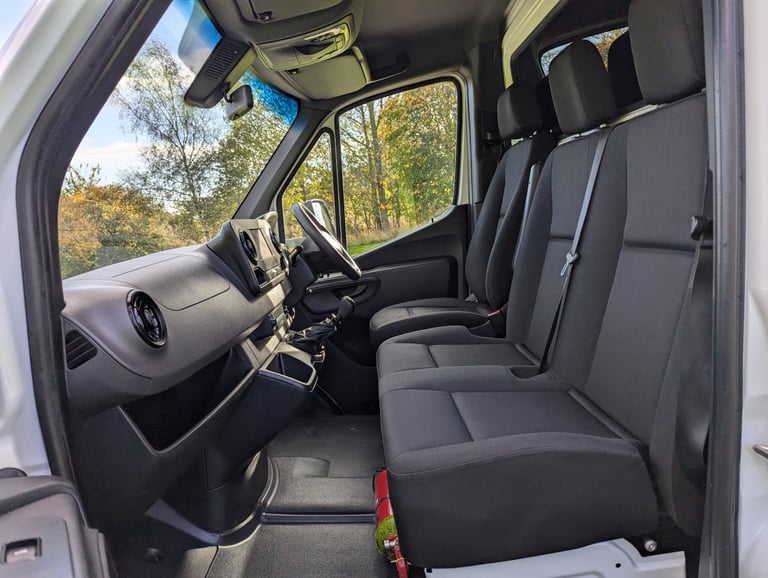  MERCEDES-BENZ SPRINTER 3.5t Progressive Luton Tail Lift