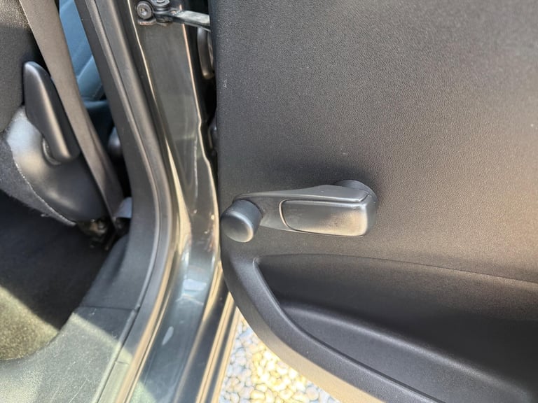 2015 Peugeot 208 1.2 VTi PureTech Active Euro 6 5dr HATCHBACK Petrol Manual