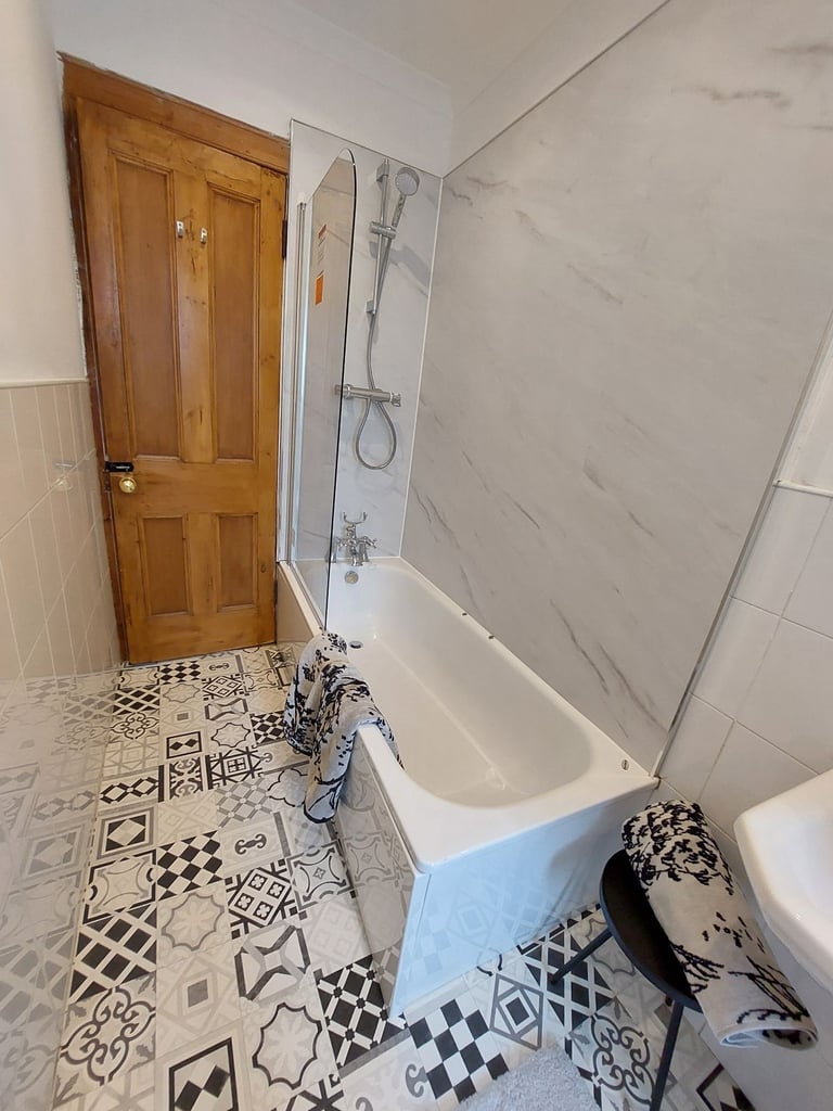 2 Bedroom Fully Furnished Flat to rent in Milngavie 