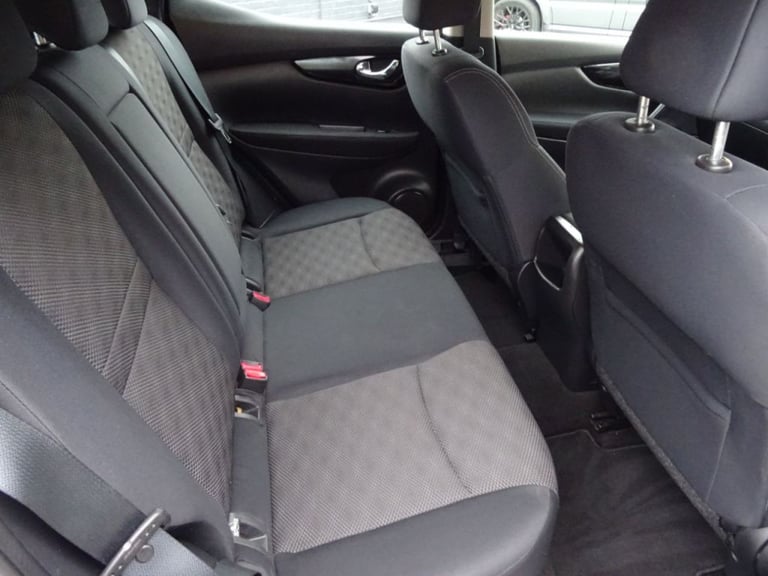  Nissan Qashqai 1.2 DiG-T Acenta 5dr ideal family car Petrol
