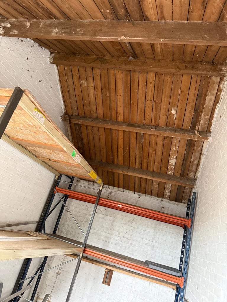 Garage/Storage for Rent & Sale Luton 