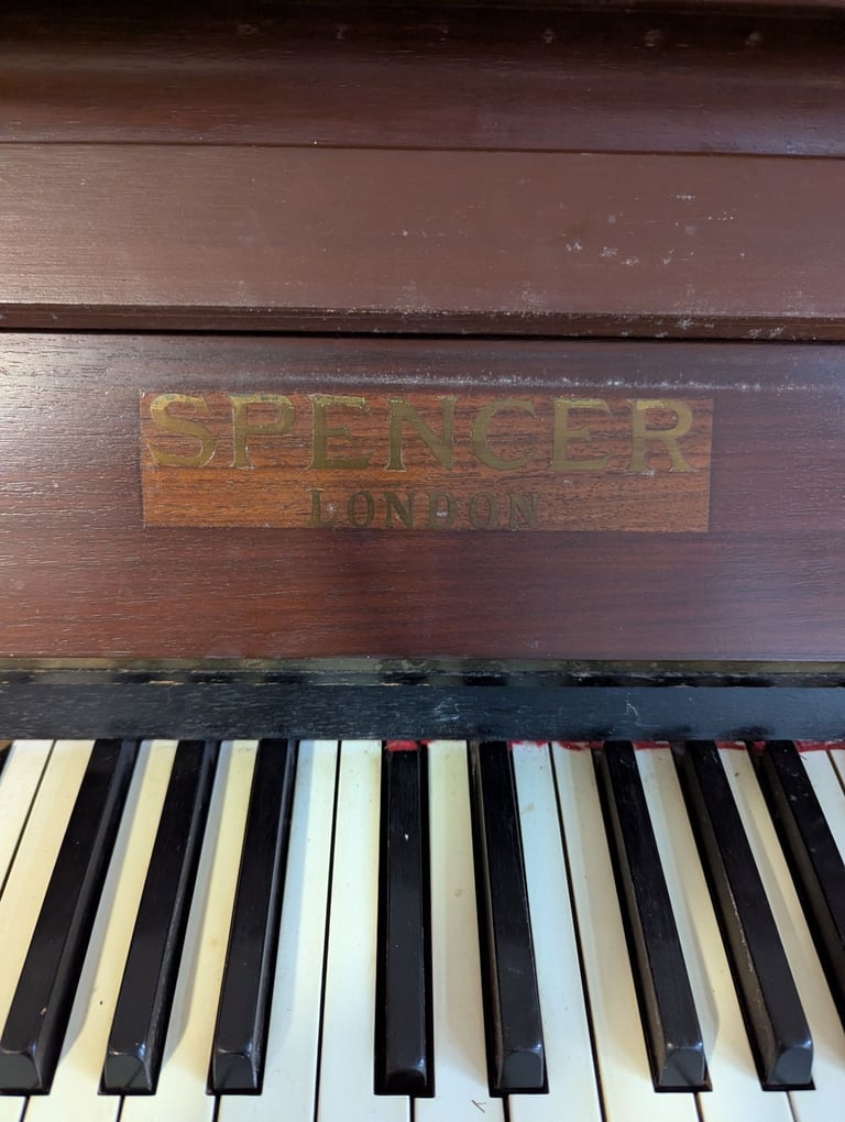 Upright Piano - FREE - Fishponds 