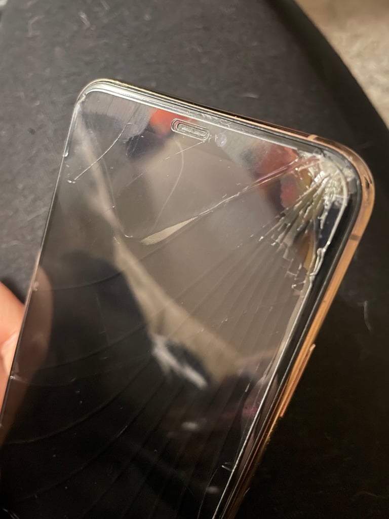 iPhone 11 Pro Max 64GB £100 ONO