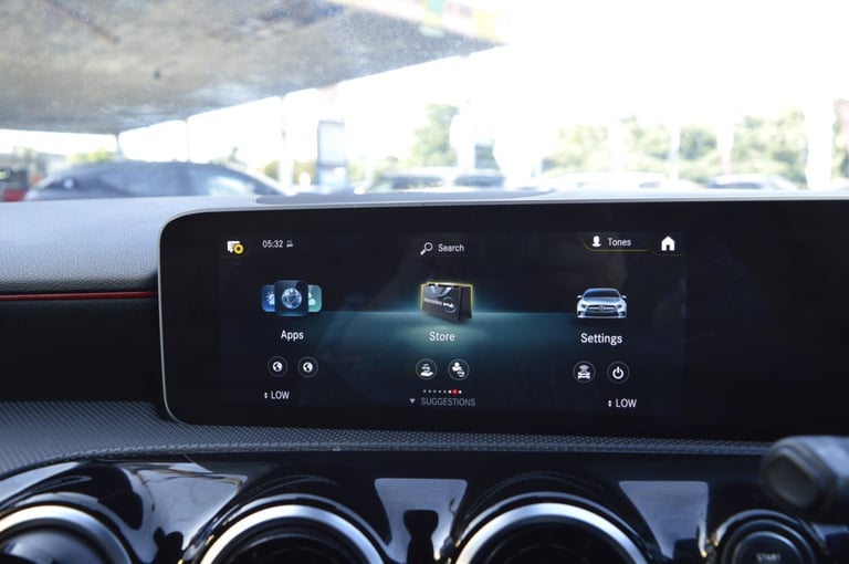 ONE OWNER,SAT NAV,AUTO,PETROL,FULL SERVICE HISTORY