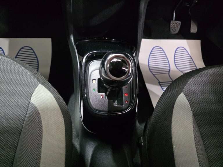 2015 Toyota AYGO 1.0 VVT-i x-pression x-wave x-shift Euro 5 5dr Euro 5 HATCHBACK Petrol Automatic