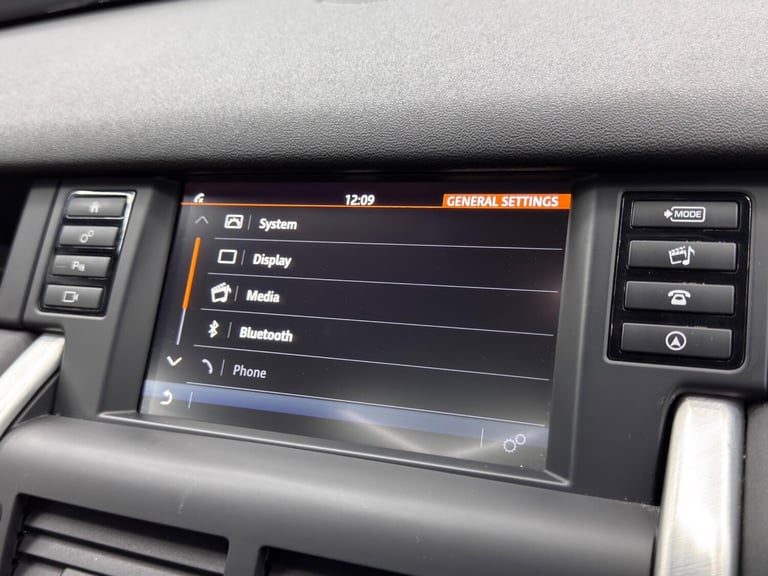  Land Rover Discovery Sport 2.0 SD4 HSE Black Auto 4WD Euro 6 (s/s) 5dr Diesel Automatic