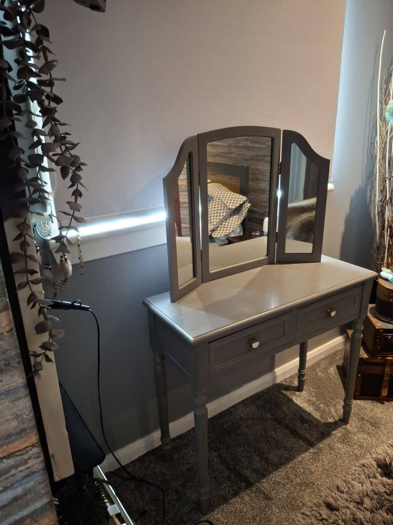 image for Grey Dressing Table