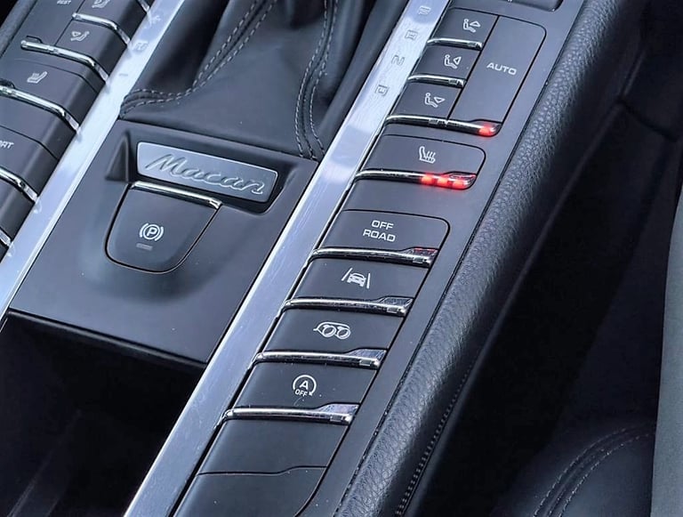PORSCHE MACAN 2016 66 PLATE 3.0 GTS SPORT CHRONO PACKAGE IMMACULATE CONDITION