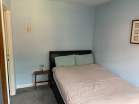 Room for rent near Purley Train Station