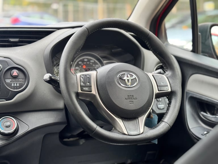 2015 Toyota Yaris 1.0 VVT-i Icon 5dr HATCHBACK Petrol Manual