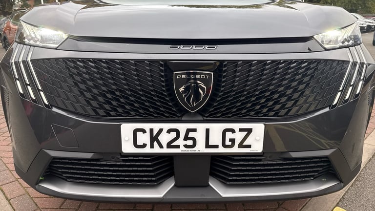 2025 Peugeot 5008 1.2 Hybrid 136 GT 5dr e-DSC6 HATCHBACK PETROL Automatic