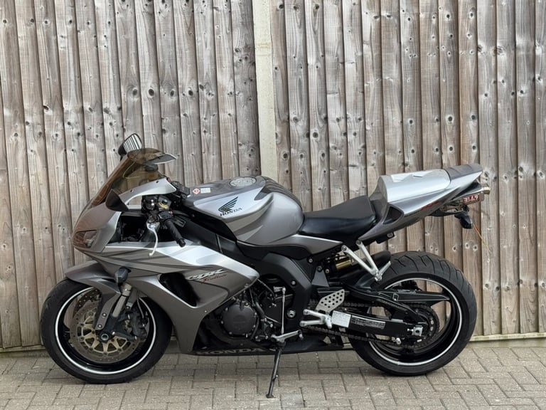 HONDA CBR 1000 RR FIREBLADE 2006 (56) SUPER SPORT + VERY CLEAN EXAMPLE 