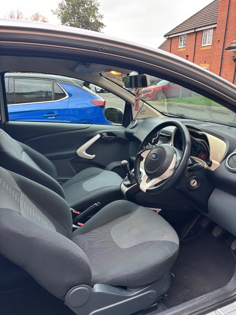 Ford, KA, Hatchback, 2011, Manual, 1242 (cc), 3 doors