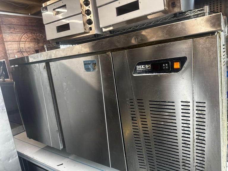 Commercial fridges freezes undercounter fridge cafe shop restaurant 