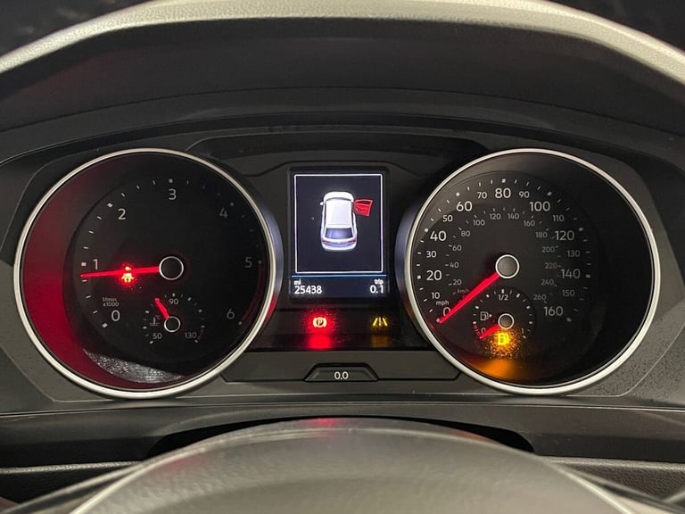 2018 Volkswagen Tiguan 2.0 TDI SE Navigation SUV 5dr Diesel DSG Euro 6 (s/s) (150 ps) ESTATE Dies...