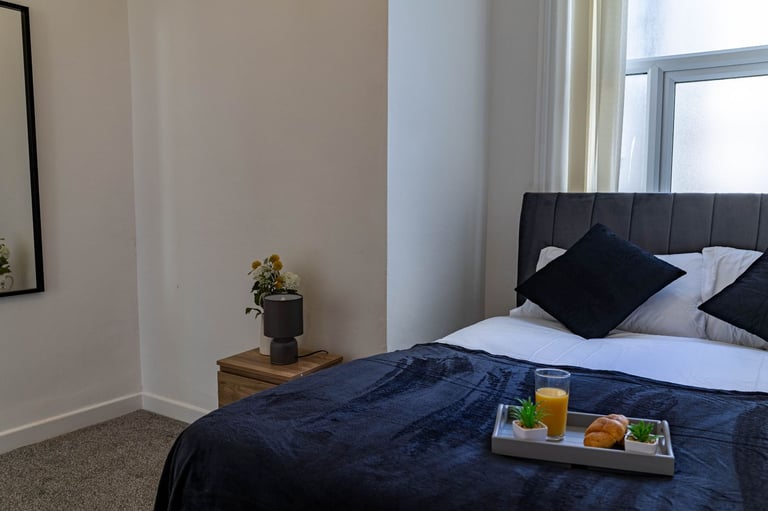 Flat 3 Blackpool | Furnished 1-BR Flat in Blackpool | Wi-Fi, Kitchen
