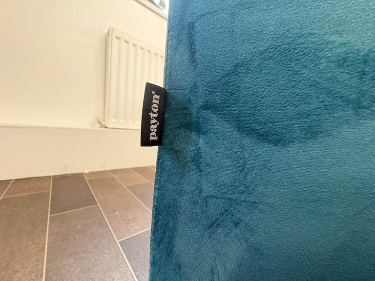 Lovely Compact French Velvet Sofa & Armchair. Delivery available🚛