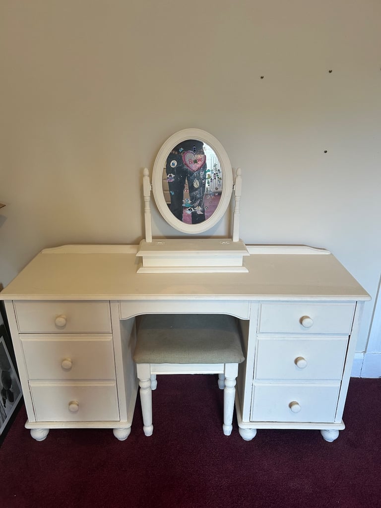 Relisted as buyer was not able to take away. 