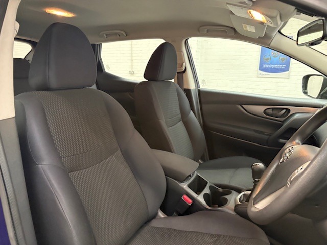 2015 Nissan Qashqai 1.5 dCi Visia [Smart Vision Pack] 5dr HATCHBACK Diesel Manual