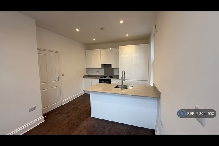 2 bedroom flat in Sydenham Road, London, SE26 (2 bed) (#2644950)