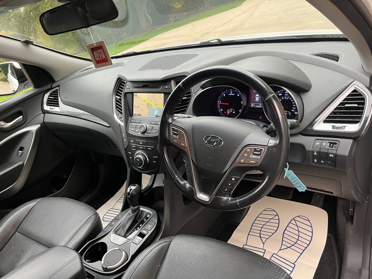 Hyundai, SANTA FE,Auto,tow bar, white, 4WD, FSH, new wheels, MOT & service! No advisory’s, 2014, 4X4