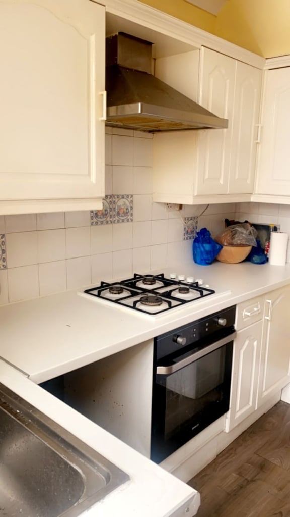 BIG DOUBLE Room in REDBRIDGE, IG1 3SS for £694pcm.. ALL BILLS INCLUDED.