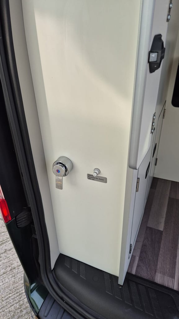 2022 Ford Transit Custom 2022 320 NUGGET Auto  ST styling 4 berth 185 BHP END KITCHEN FACTORY NUG...