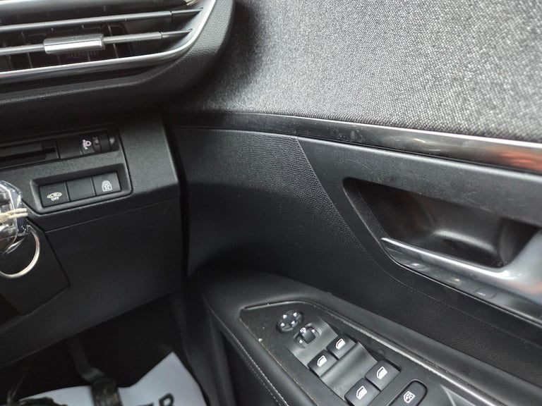2018 Peugeot 3008 1.2 PureTech Allure Euro 6 (s/s) 5dr Petrol