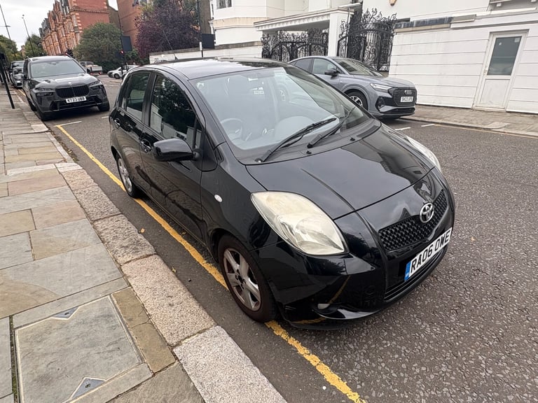 toyota YARIS,2006 1.3 automatic 5 doors,drives great, great condition , 90k miles,1 year mot,2 keys 