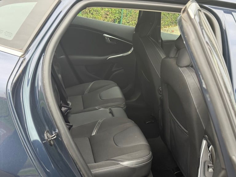 2013 Volvo V40 T3 SE 5dr HATCHBACK Petrol Manual