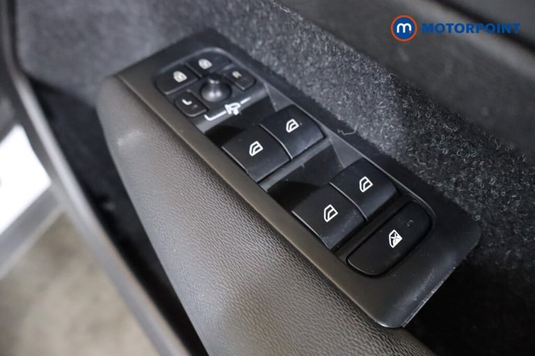 2020 Volvo XC40 2.0 T4 R DESIGN 5dr AWD Geartronic ESTATE PETROL Automatic